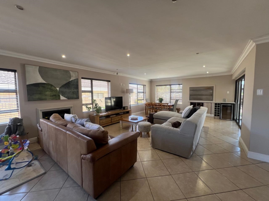 3 Bedroom Property for Sale in Weybridge Park Eastern Cape